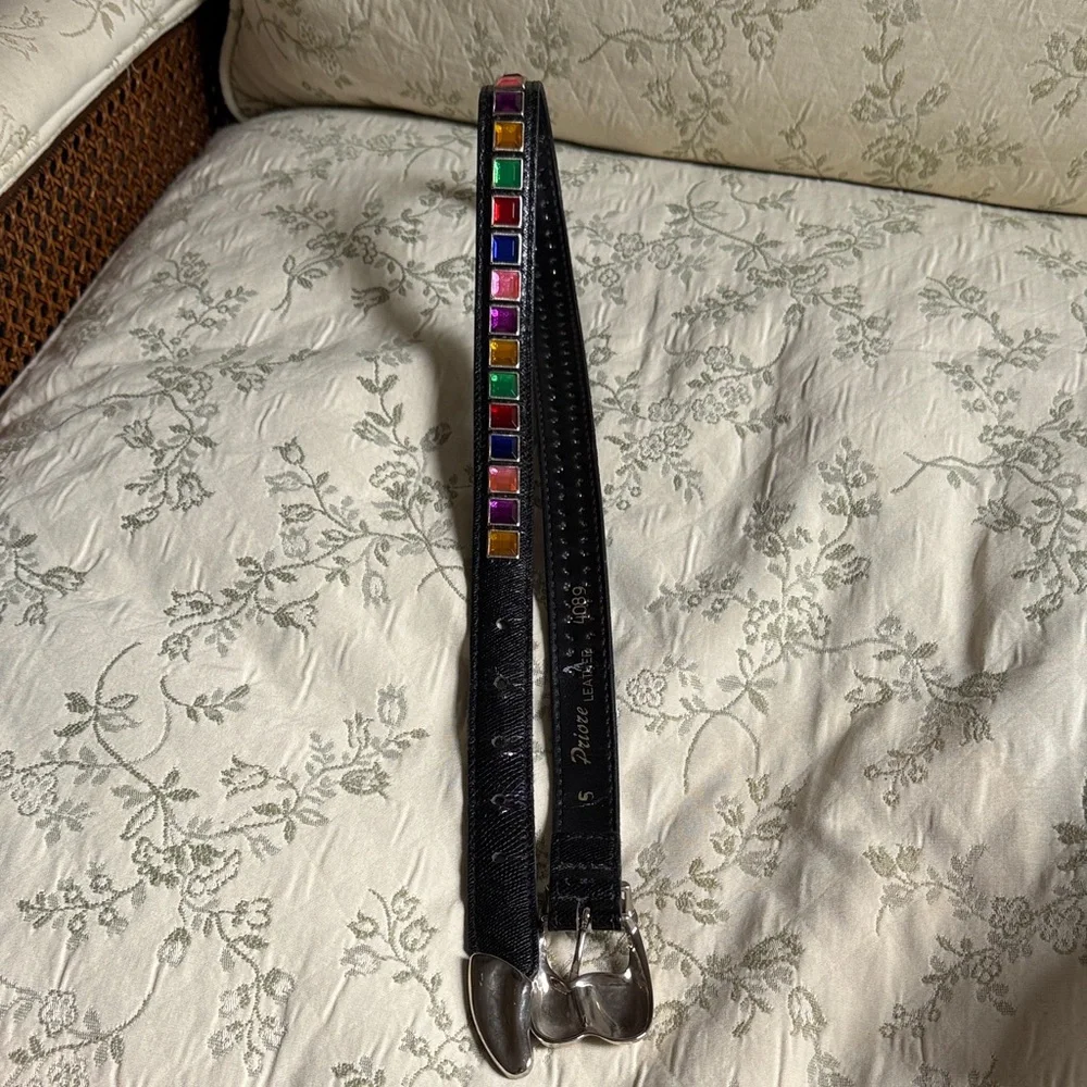 Black Leather Belt with Silver Buckle and Multicolor Accents Vintage Small. - Picture 10 of 17